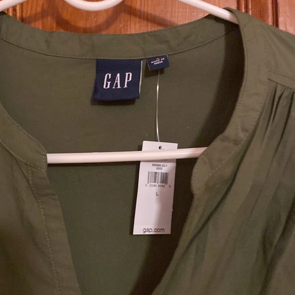 Green eyelet top - Picture 3 of 3